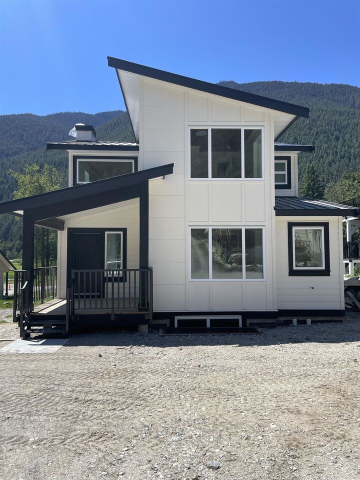 Property Photo: 71423 Grove Boulevard BC V0X 1L5