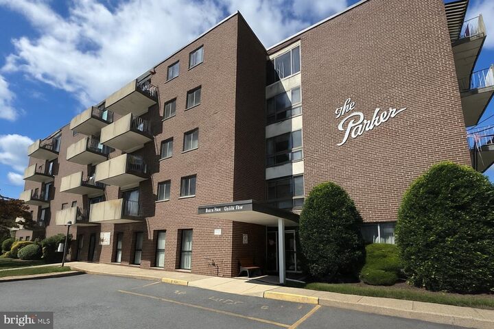 33 W Chester Pike C6  Ridley Park PA 19078 photo
