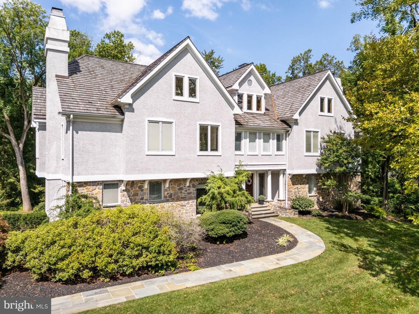Property Photo:  401 Thornbrook Ave  PA 19010 