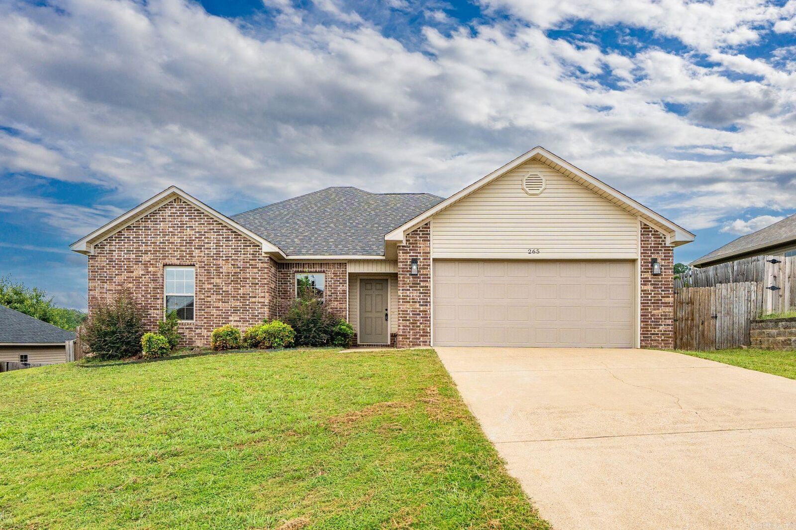 Property Photo:  265 Durham Loop  AR 71913 