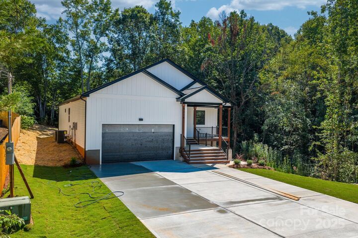 Property Photo: 4204 9th Street NE NC 28601
