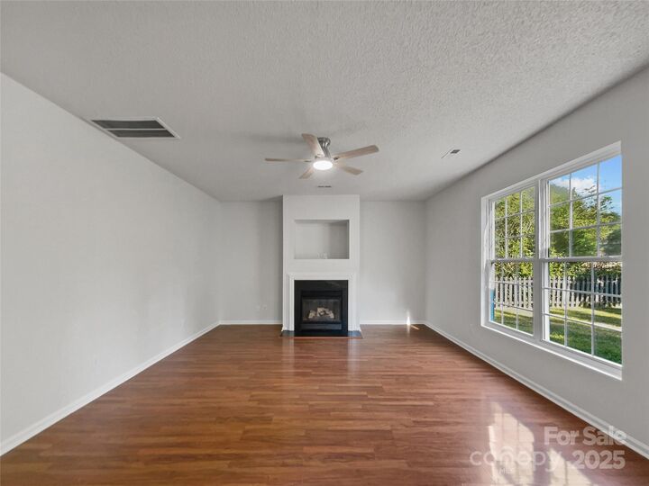 Property Photo: 3915 Cameron Run Lane NC 28105