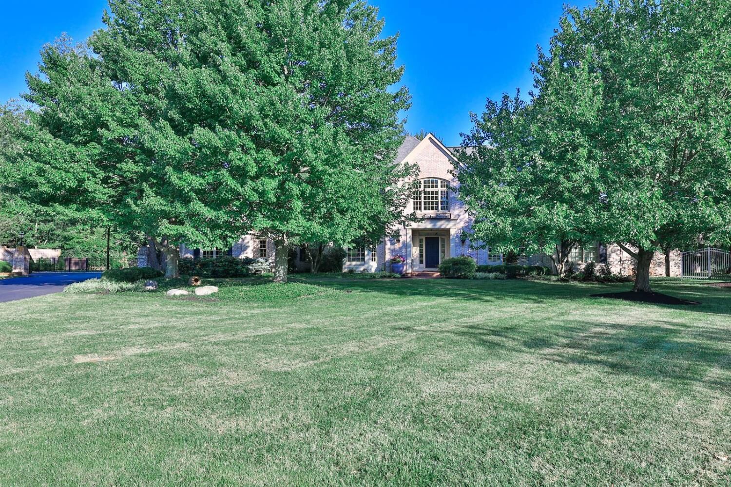 Property Photo:  7600 Foxgate Lane  OH 45243 