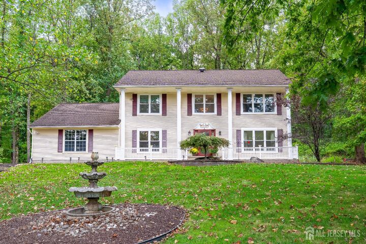 Property Photo:  9 Stirrup Way  NJ 08540 