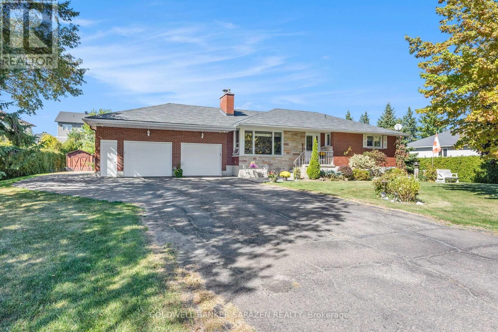 Property Photo:  32 Wabalac Drive  ON K7S 3G9