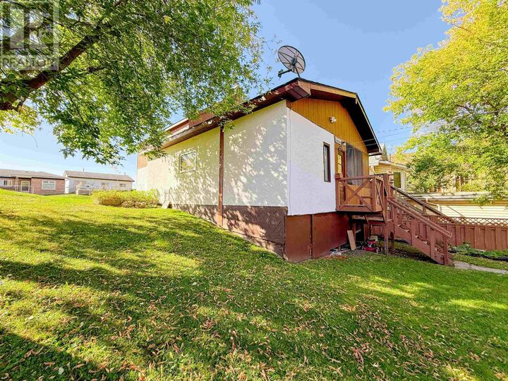 Property Photo:  522 & 528 Second Street South  ON P9N 1G8 