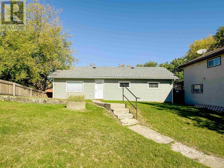 Property Photo:  522 & 528 Second Street South  ON P9N 1G8 