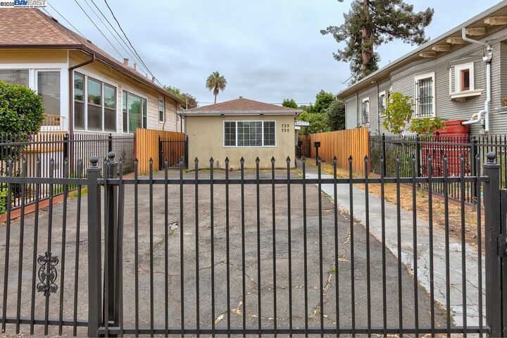 Property Photo: 723 Apgar St CA 94609
