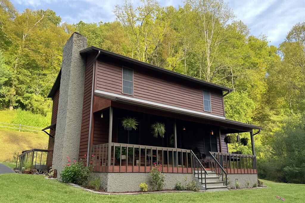 Property Photo: 569 Bentley Honaker Road KY 41501