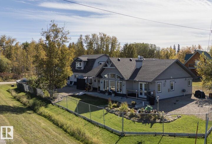 Property Photo: 5001 64 Street AB T0E 0A0