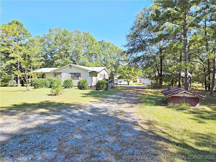 Property Photo: 1621 Lobelia Road NC 28394