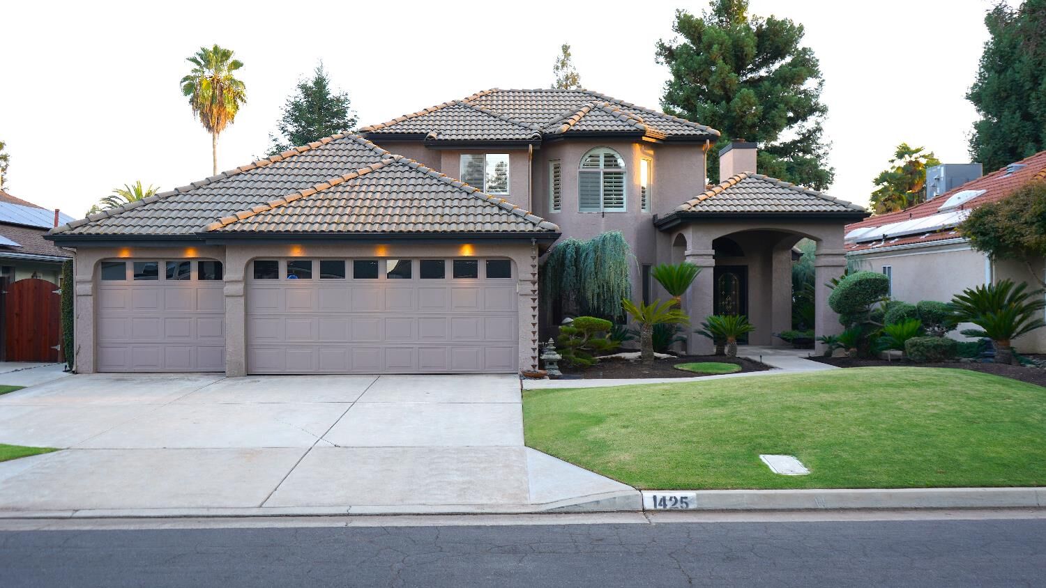 Property Photo:  1425 E Quincy Avenue  CA 93720