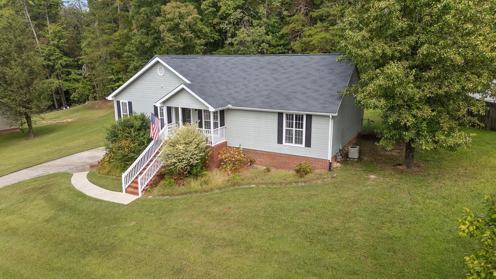 Property Photo: 413 Ashley Drive TN 37379