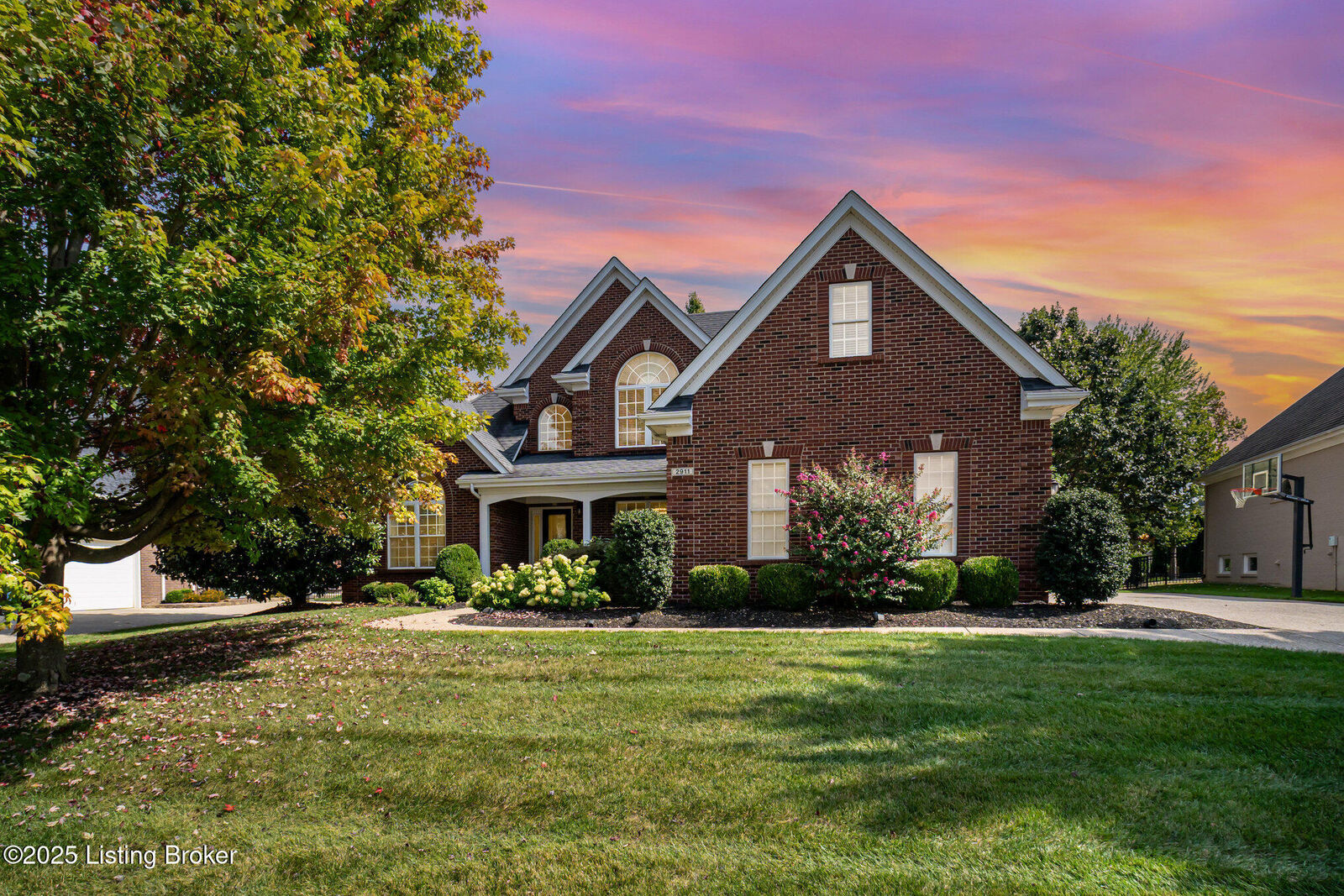 Property Photo:  2911 Meadow Farms Pl  KY 40245 