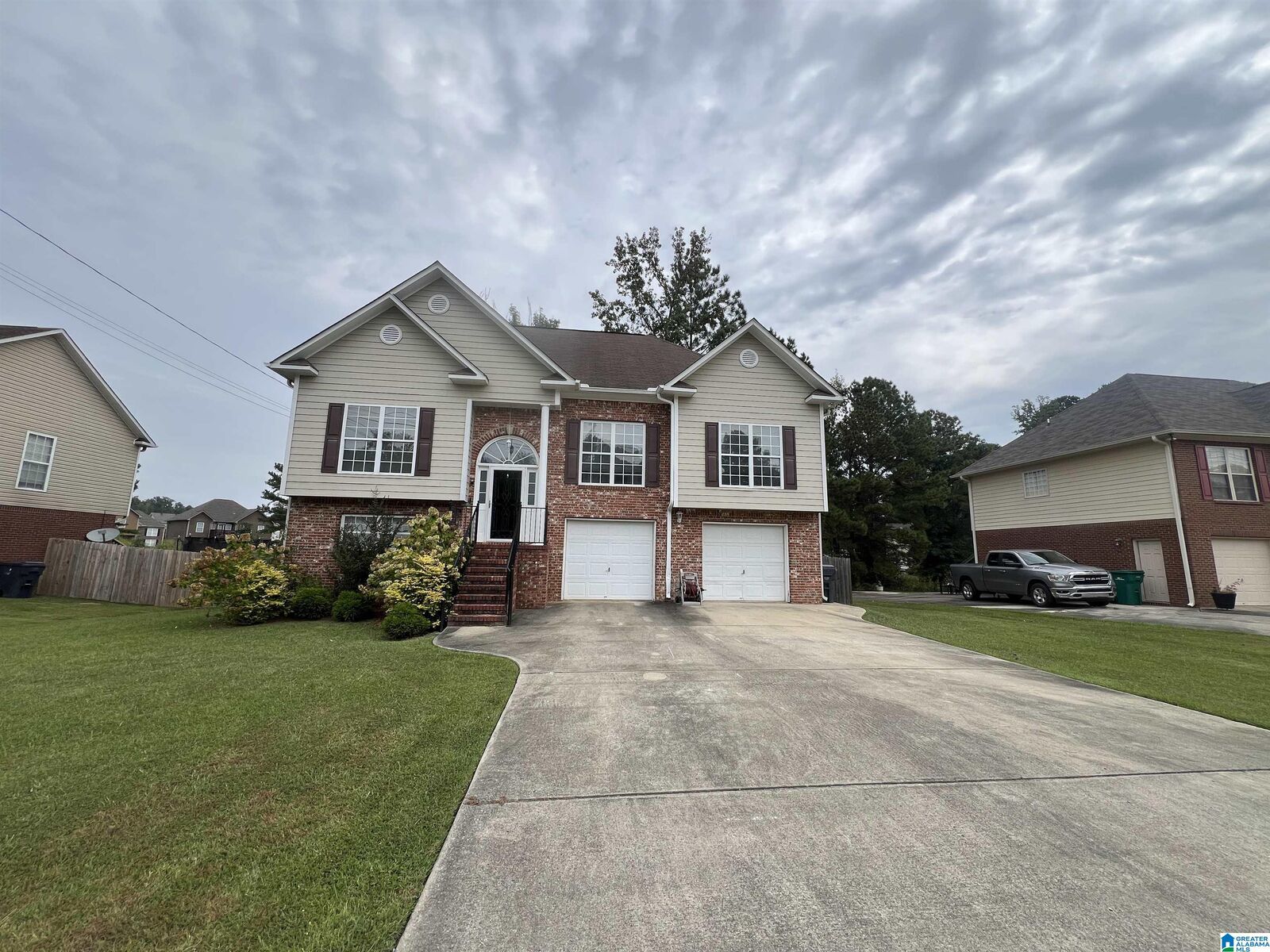 Property Photo: 968 Hickory Street AL 35004
