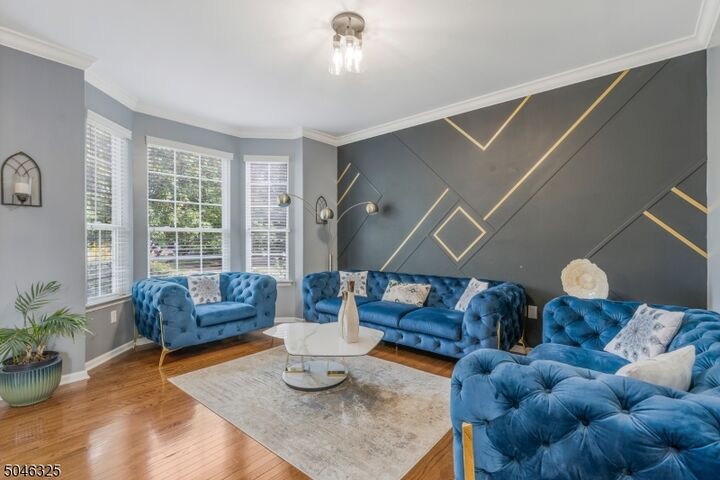 Property Photo:  4 Saunders Ln  NJ 07840 