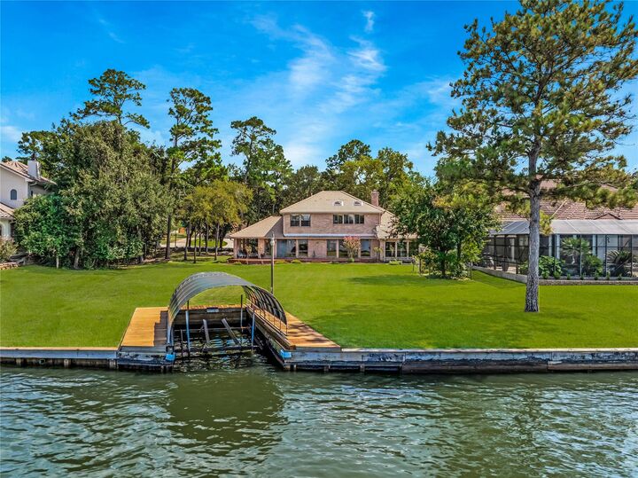 Property Photo:  142 Lakeside Drive  TX 77356 