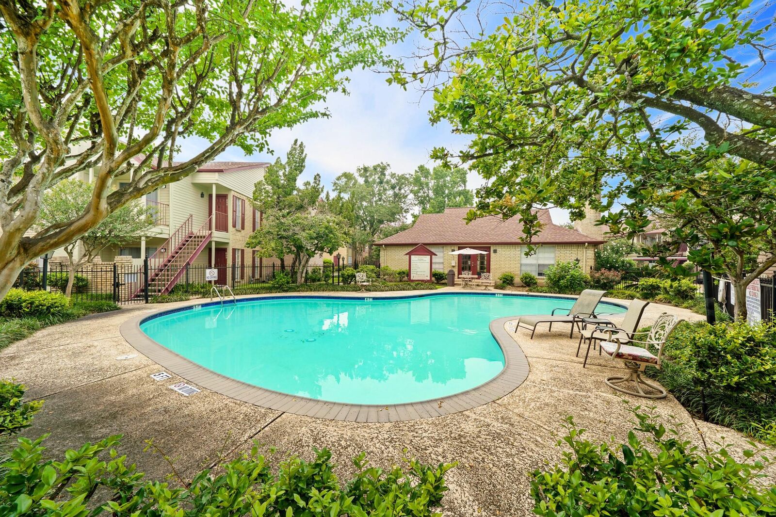 Property Photo: 2120 El Paseo Street 1403 TX 77054