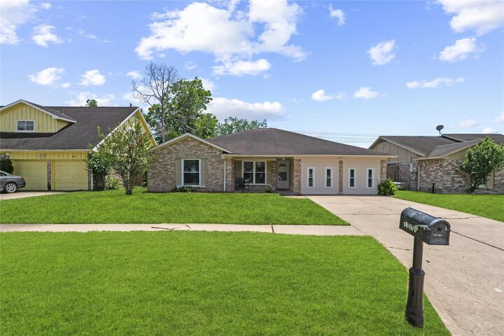 Property Photo:  12211 Pine Knoll Drive  TX 77099 