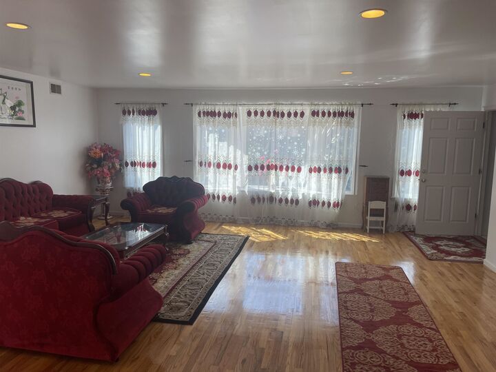 Property Photo:  352 4th St 1  NJ 07302 