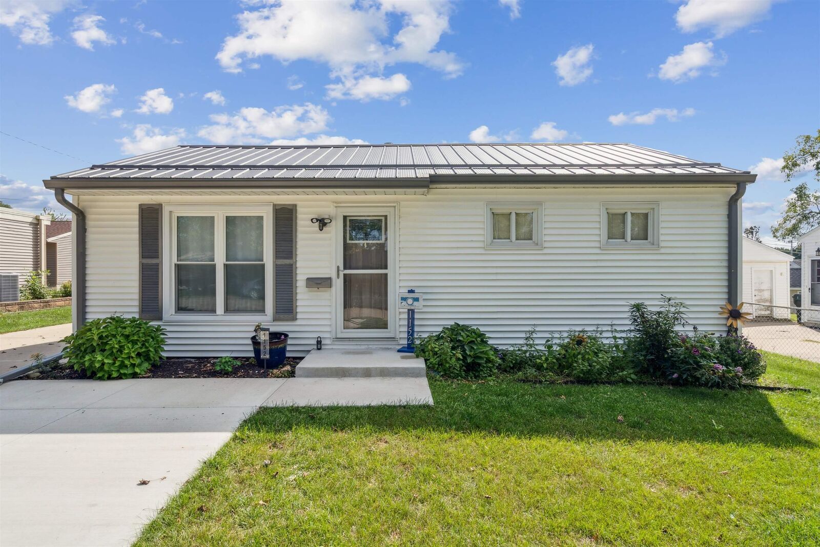 Property Photo:  1152 Wisner Drive  IA 50702 