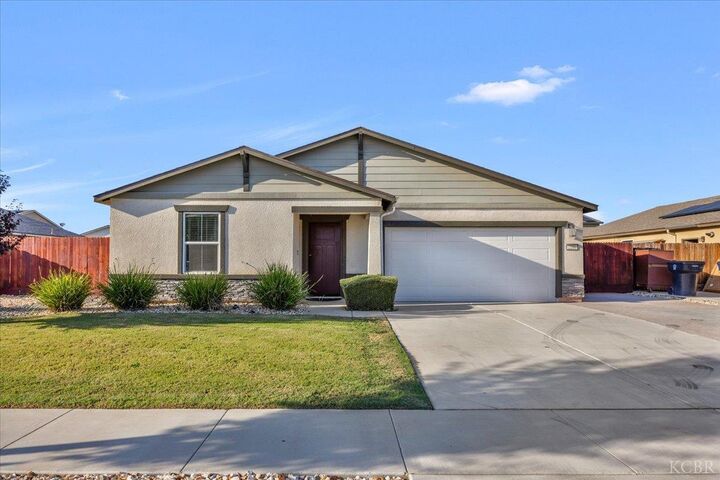 Property Photo: 2216 Chism Avenue CA 93274