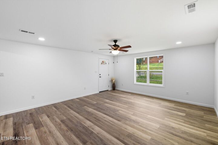 Property Photo: 477 Marlow Circle TN 37716