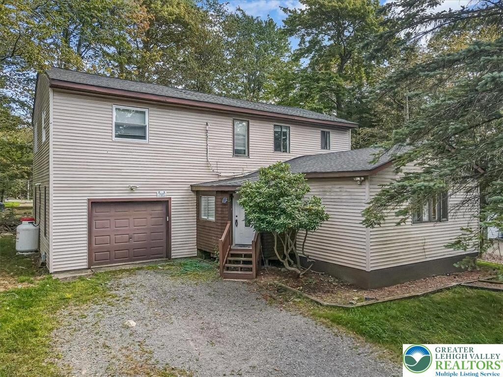 Property Photo:  7175 Mountain Drive  PA 18466 