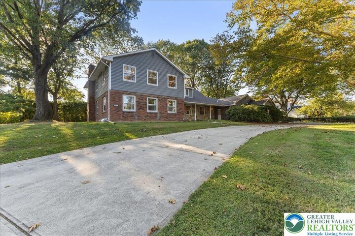 Property Photo:  1331 Armstrong Road  PA 18017 