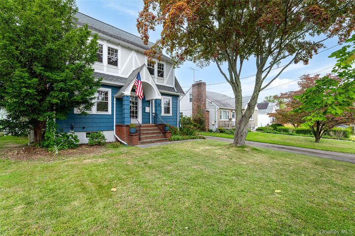 Property Photo:  10 Mohegan Road  NY 10562 