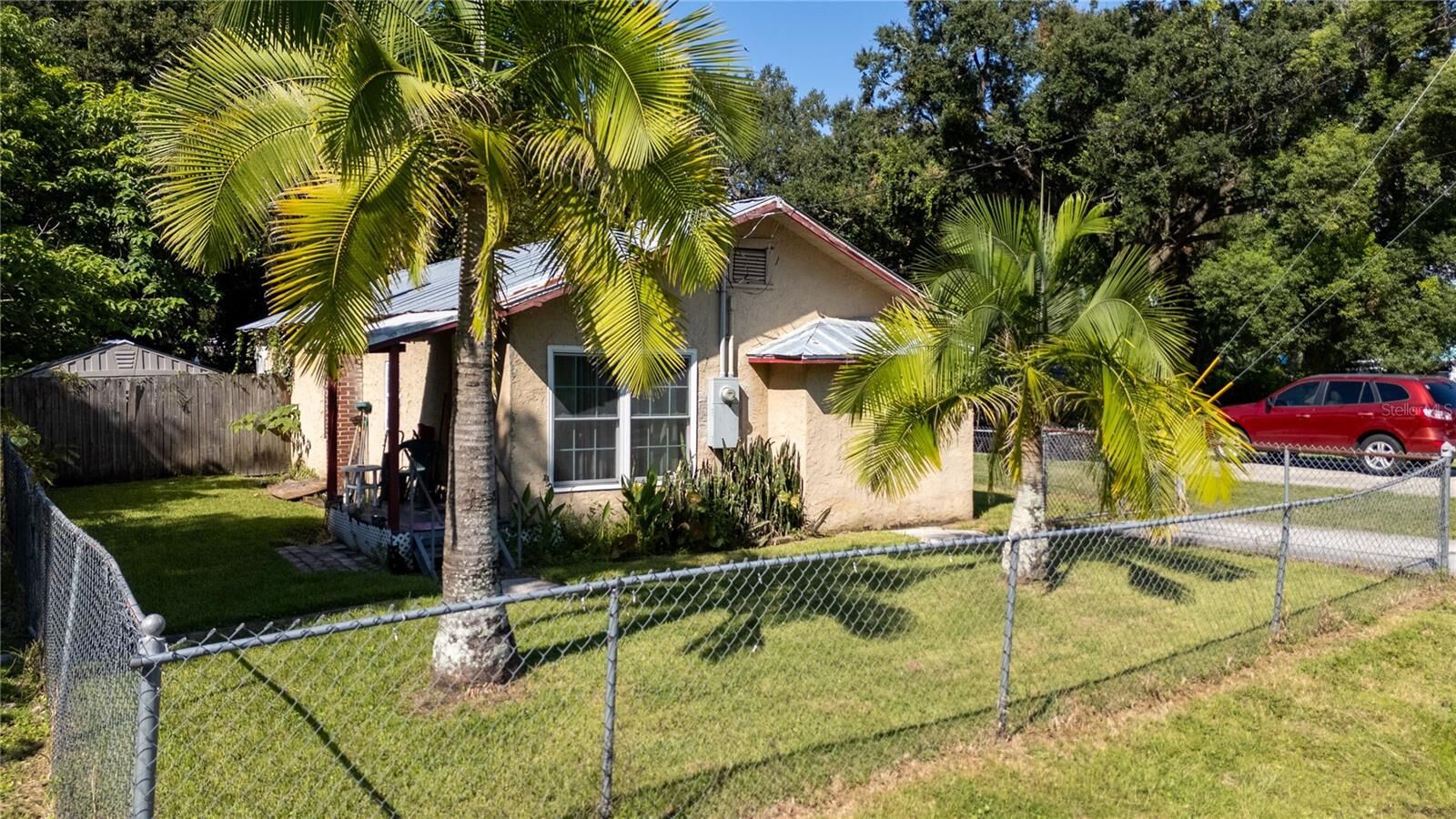 Property Photo:  143 W Morgan Street  FL 34787 