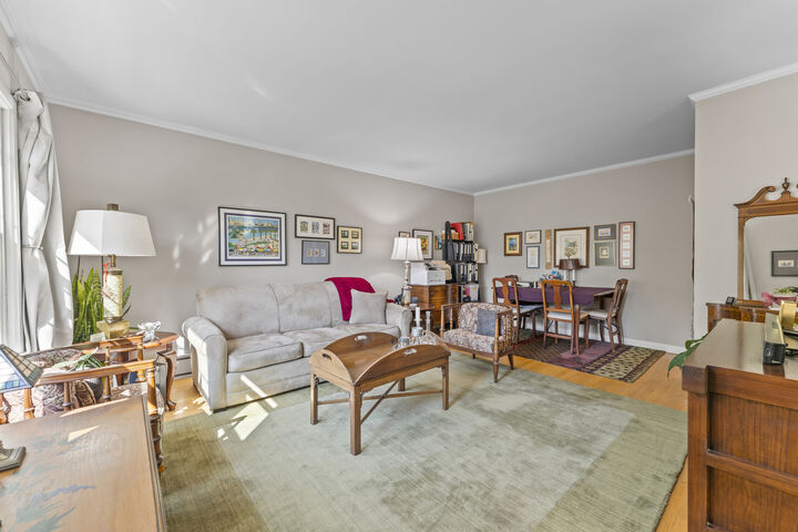 Property Photo: 2135 Central Street 3W IL 60201