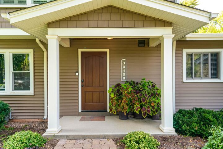 Property Photo:  30408 N Oak Grove Avenue  IL 60048 