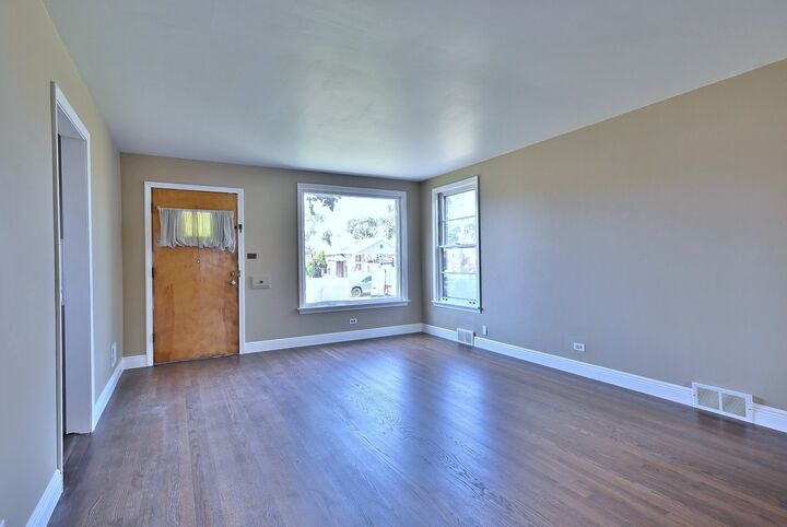 Property Photo: 3519 Louis Street IL 60131