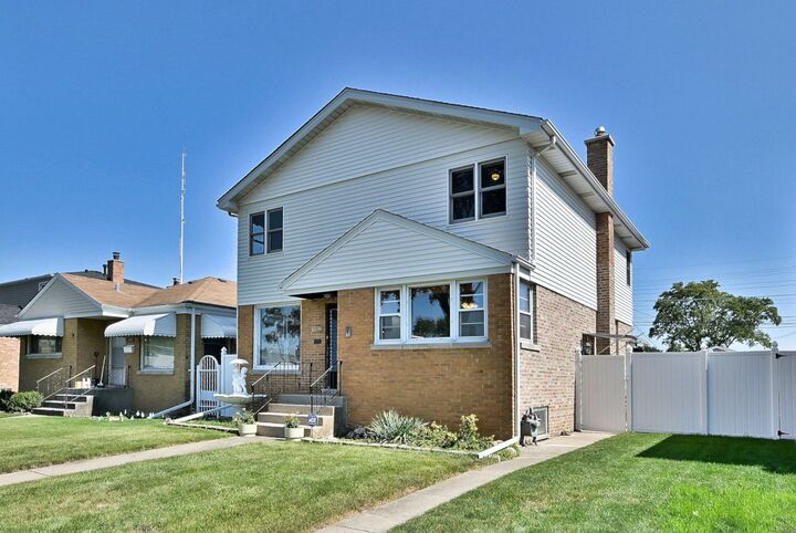 Property Photo: 3519 Louis Street IL 60131