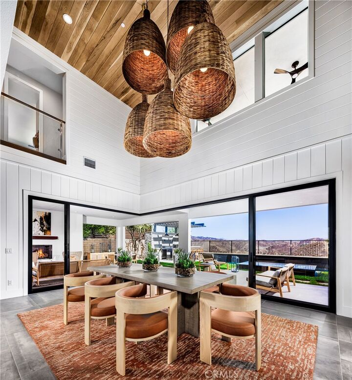 Property Photo: 29932 N Paseo Templada CA 91354