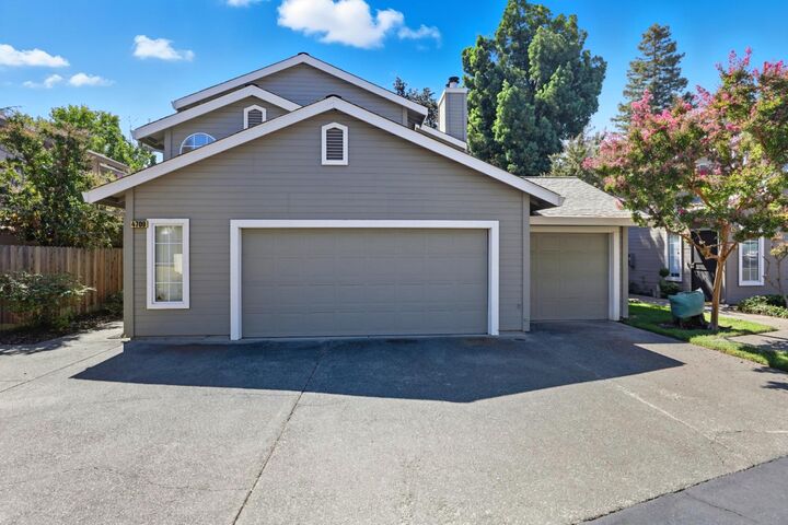 Property Photo: 4711 Courtland Lane CA 95608