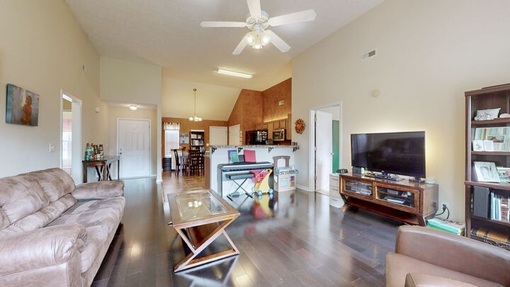 Property Photo:  2822 Ridgewood Dr  TN 37037 