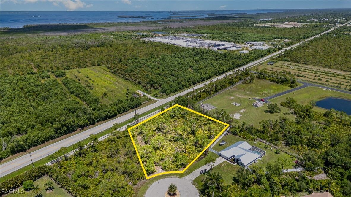 Property Photo:  9437 Treasure Lake Court  FL 33956 