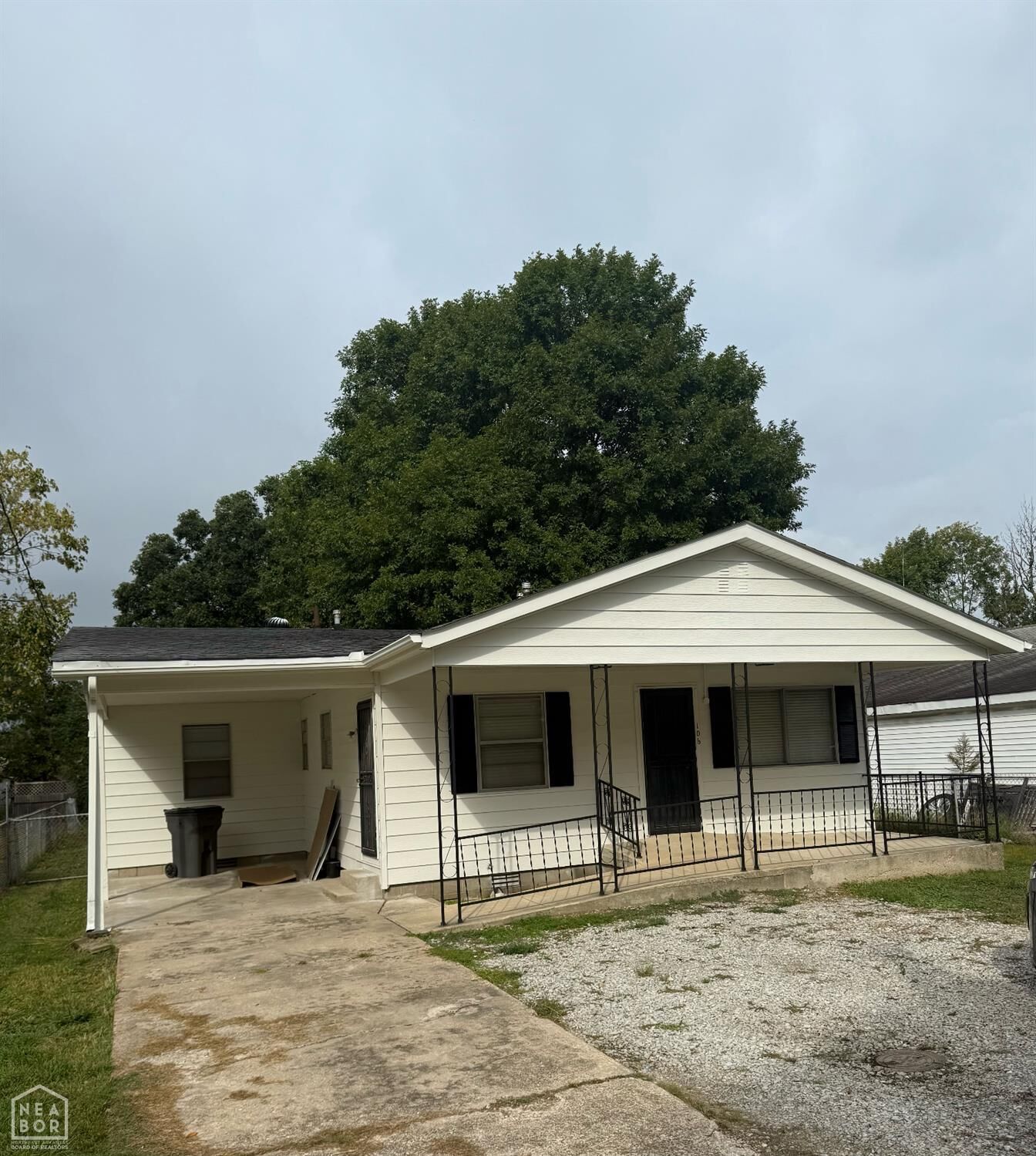 Property Photo:  106 S 17th Avenue  AR 72450 