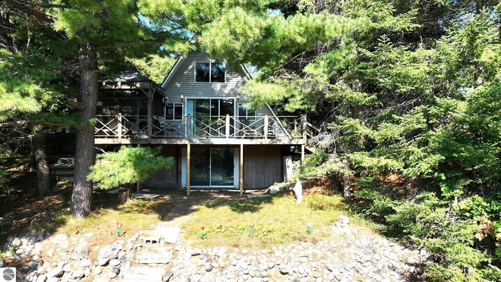 Property Photo:  724 Lynn Drive  MI 48653 