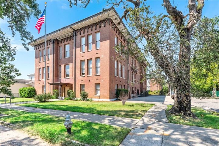 Property Photo: 3601 Camp Street 203 LA 70115