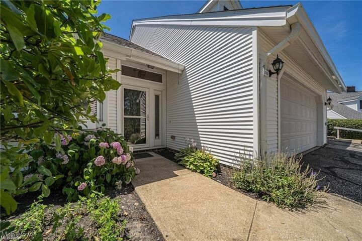 Property Photo:  5760 Emerald Ridge A  OH 44139 
