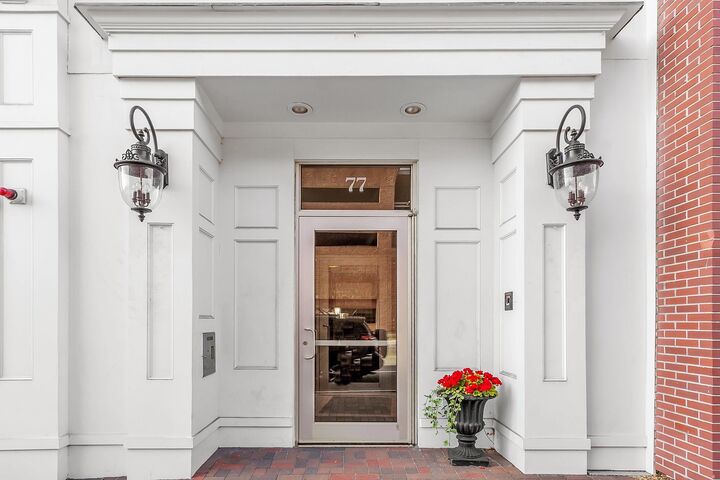 Property Photo:  77 Hanover Street  NH 03801 