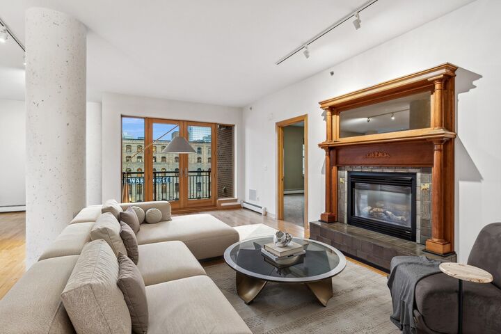 Property Photo:  401 N 2nd Street 401  MN 55401 