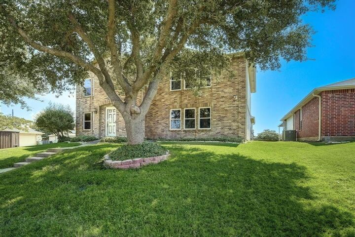 Property Photo: 1405 Starpoint Lane TX 75098