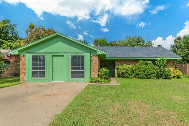 Property Photo: 105 Briar Lane TX 75165
