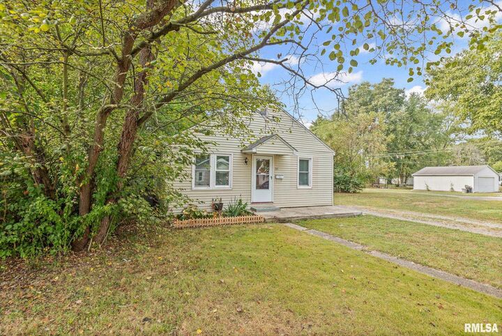 Property Photo:  721 W Whittaker Street  IL 62881 