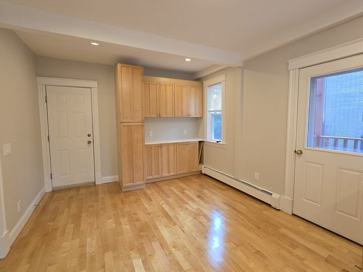 Property Photo:  8-10 Chatham St 4  MA 02139 