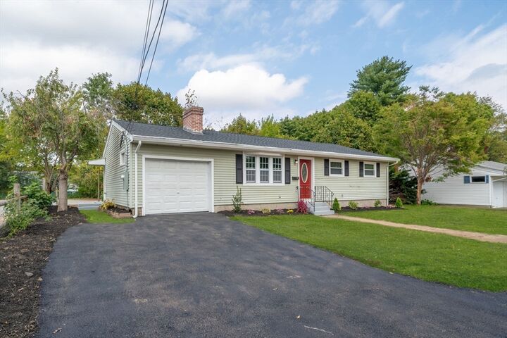 Property Photo:  92 Blue Bell Road  MA 01606 